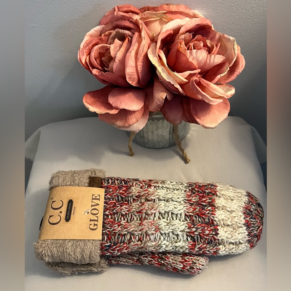 NWT C.C Women Thick Faux Fur - Sherpa Fleece Lined Warm Winter Mittens.